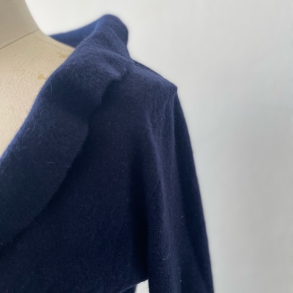 Cashmere 100%.  Pullover Sweater - Picture 3 of 5